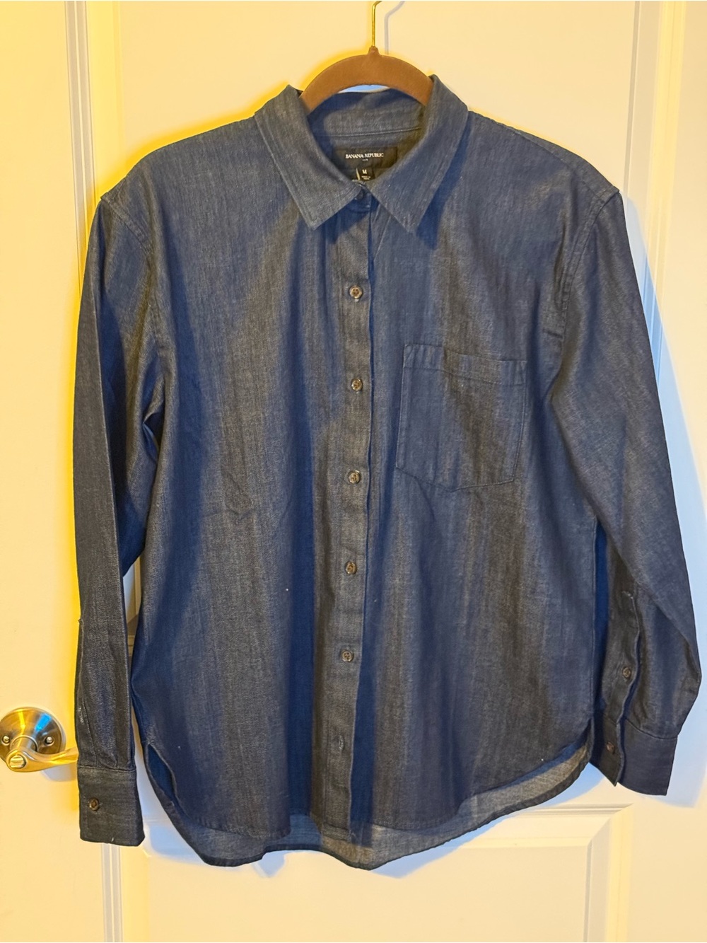 Banana Republic Factory Chambray Denim Shirt 100% Cotton Blue M NWOT